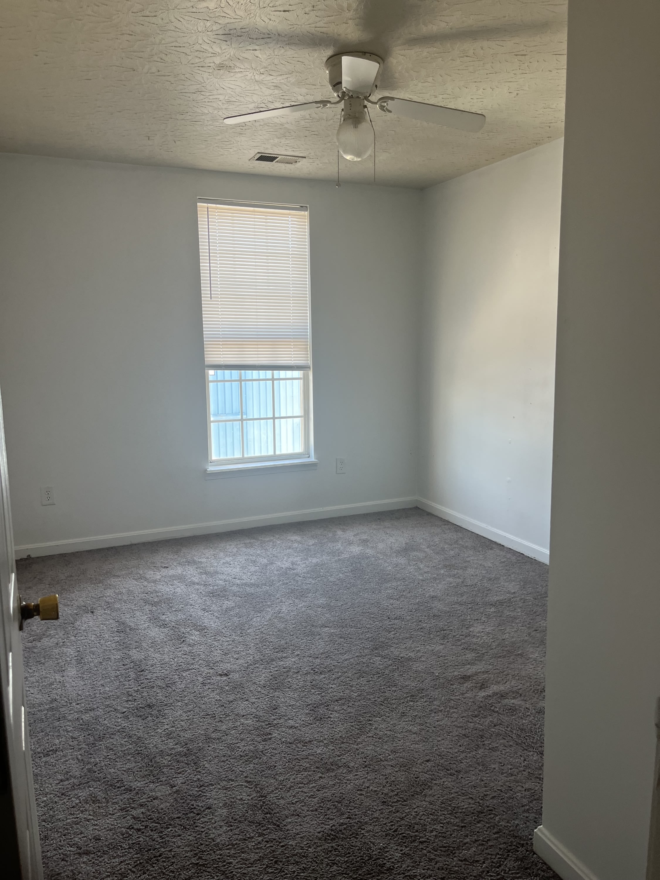 1038 Logan 2 – photo 2
