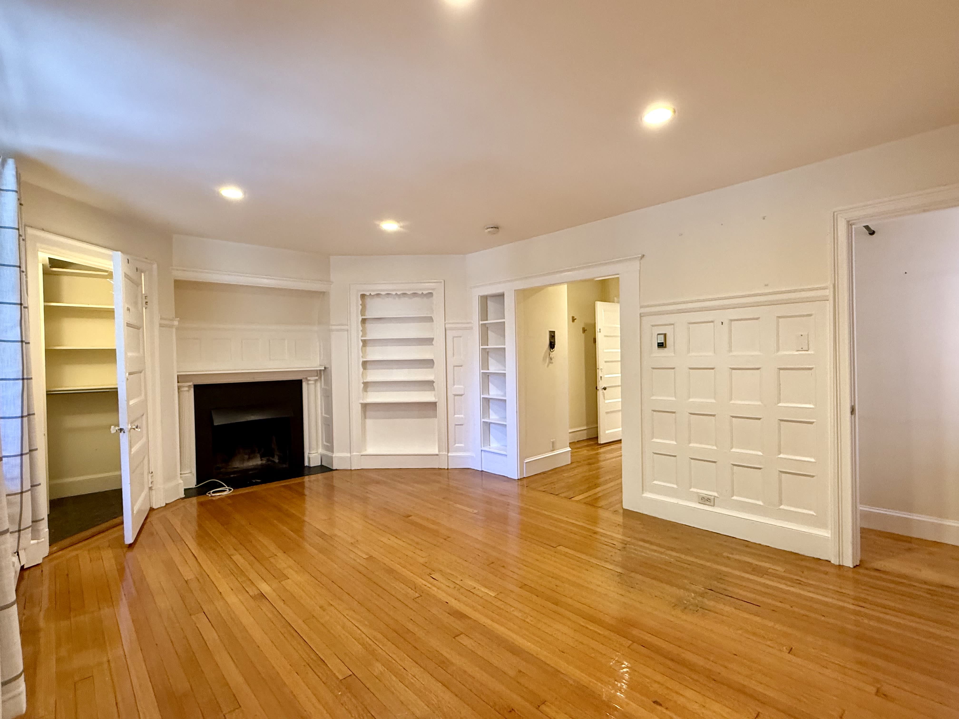 17 Exeter St – photo 3