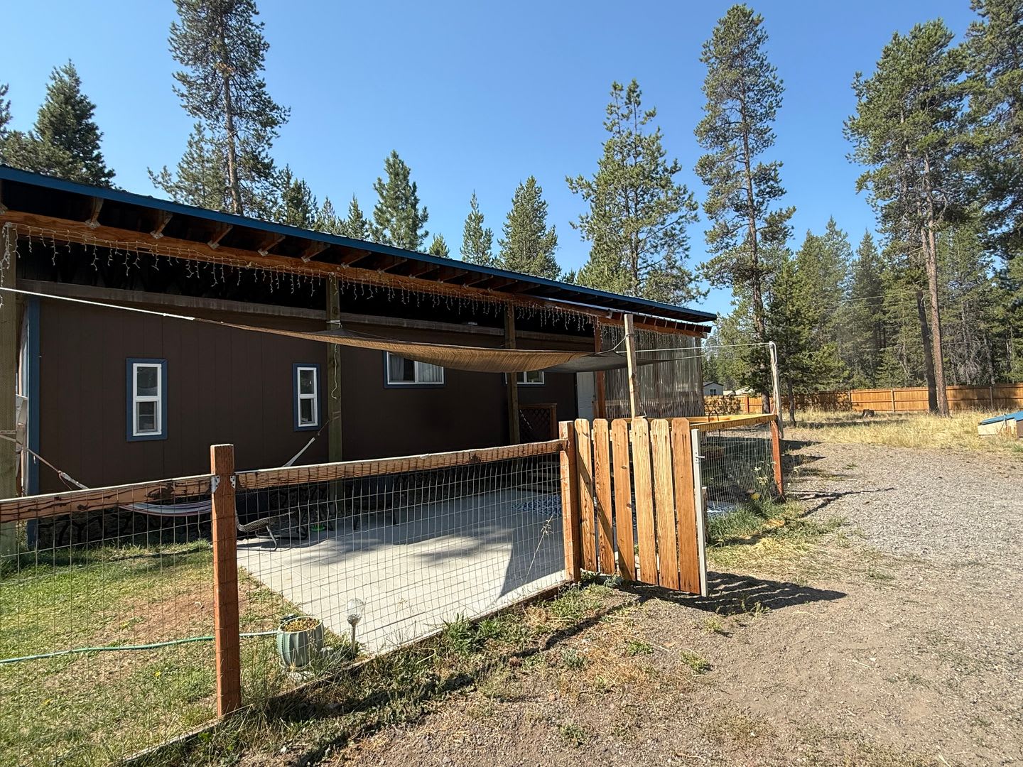 Recently Remodeled 2 Bedroom Home on 1 Acre with Greenhouse, Garden &amp; Chicken Coop – photo 2
