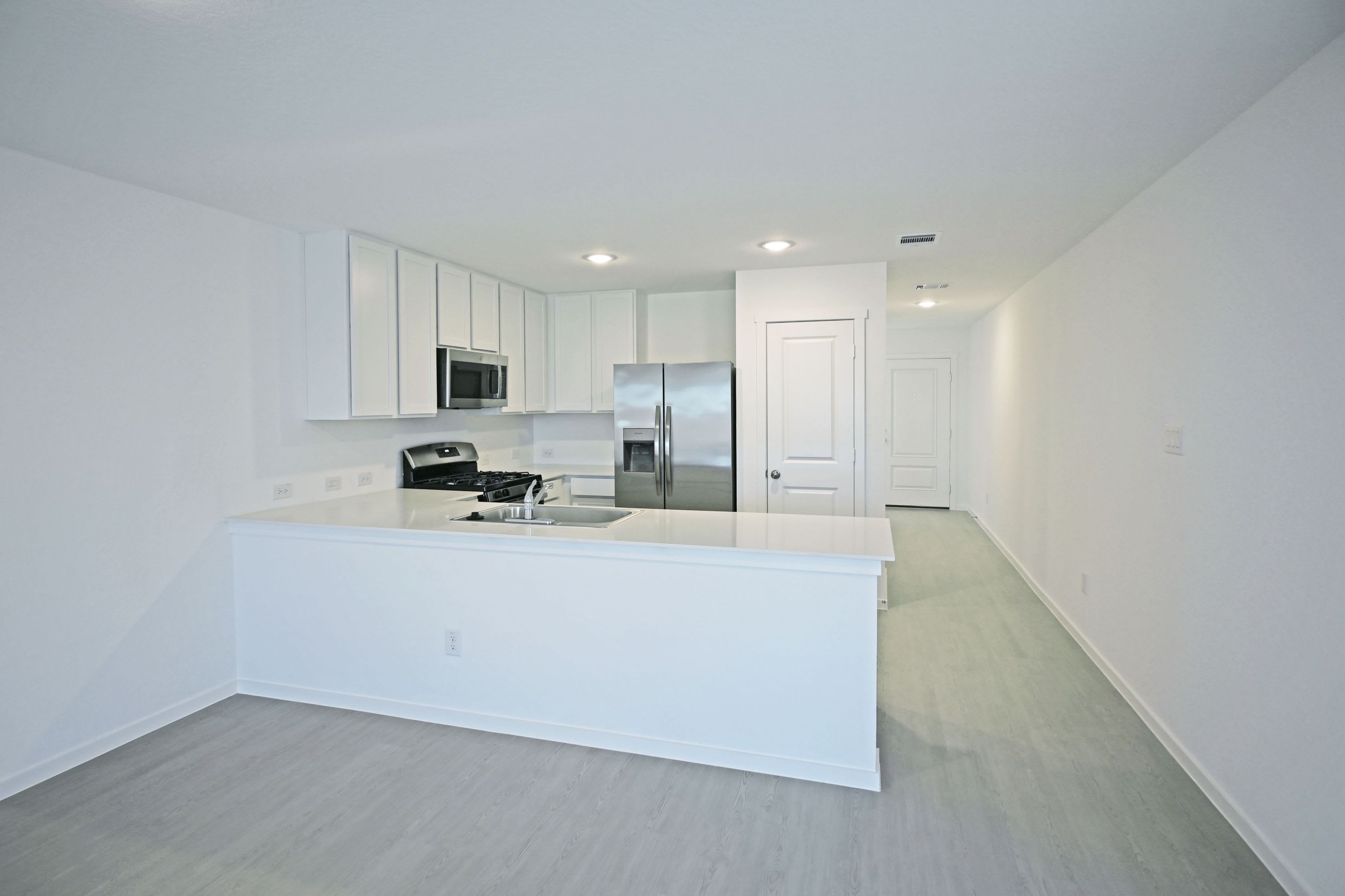 2407 Shady Grove – photo 3
