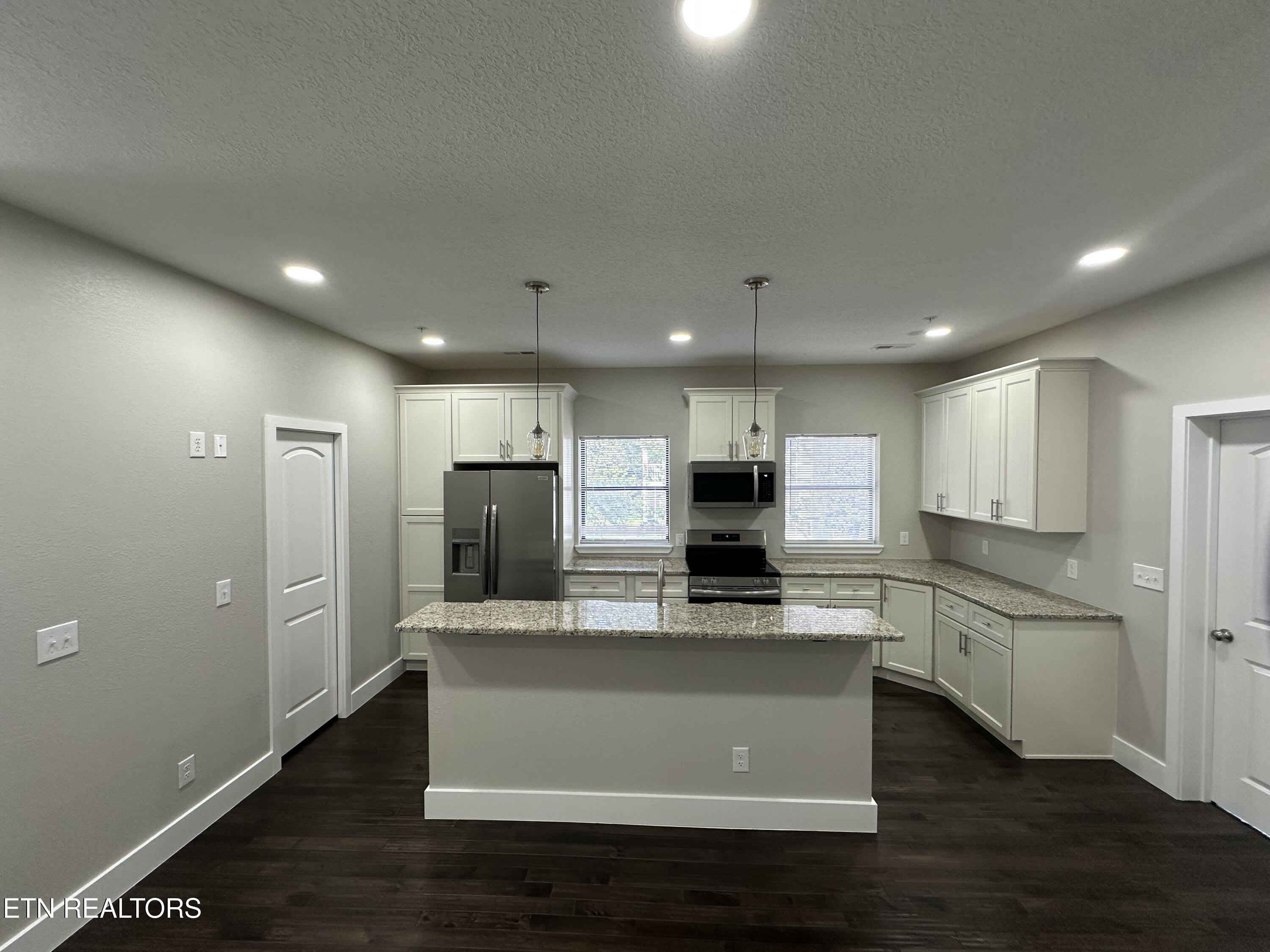 941 Luttrell St – photo 5