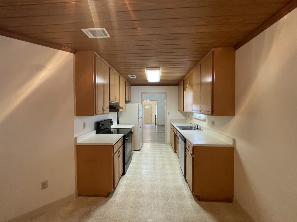 2745 Tyndall Drive – photo 3