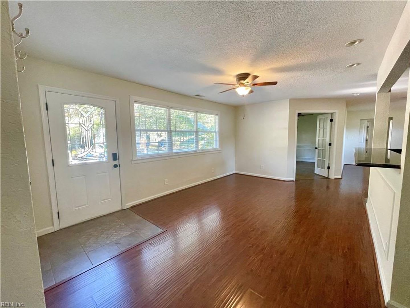 Beautiful 5 Bed Single Family Ranch In Vb – photo 2