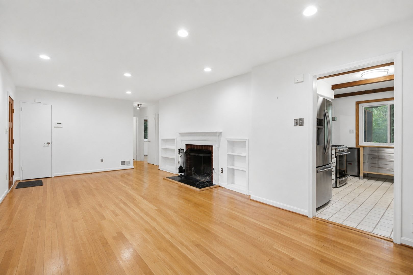 3 Bed 3 Bath – photo 5
