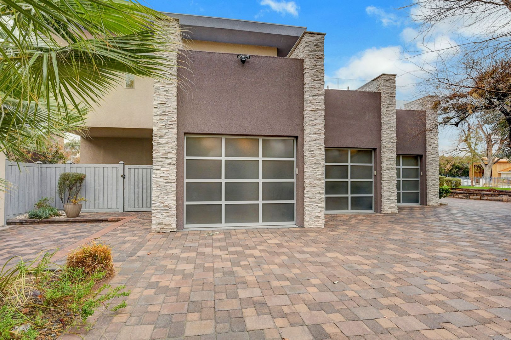 *Edgewood 2111 – photo 2