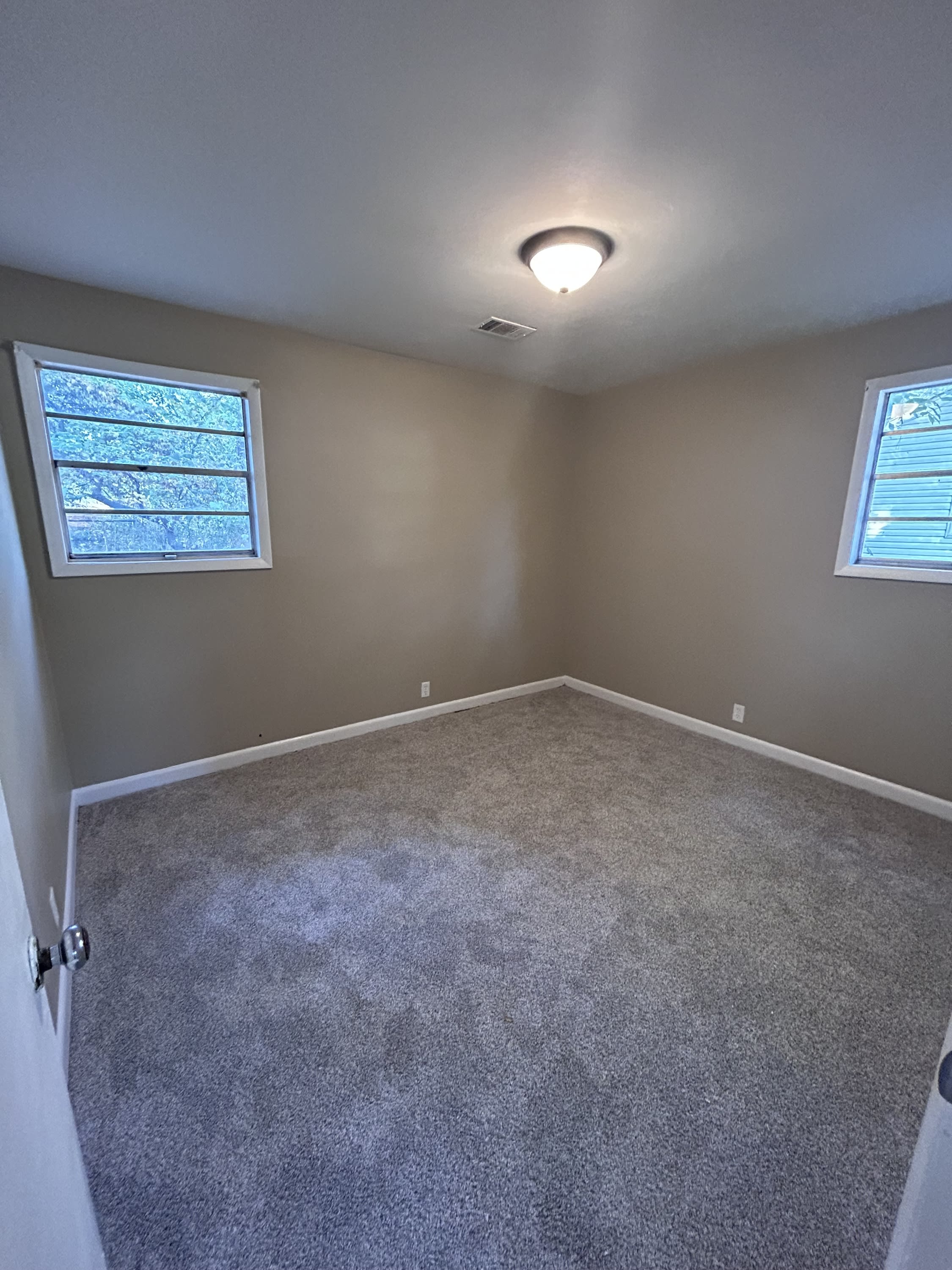 1811 Rosemond Avenue – photo 5