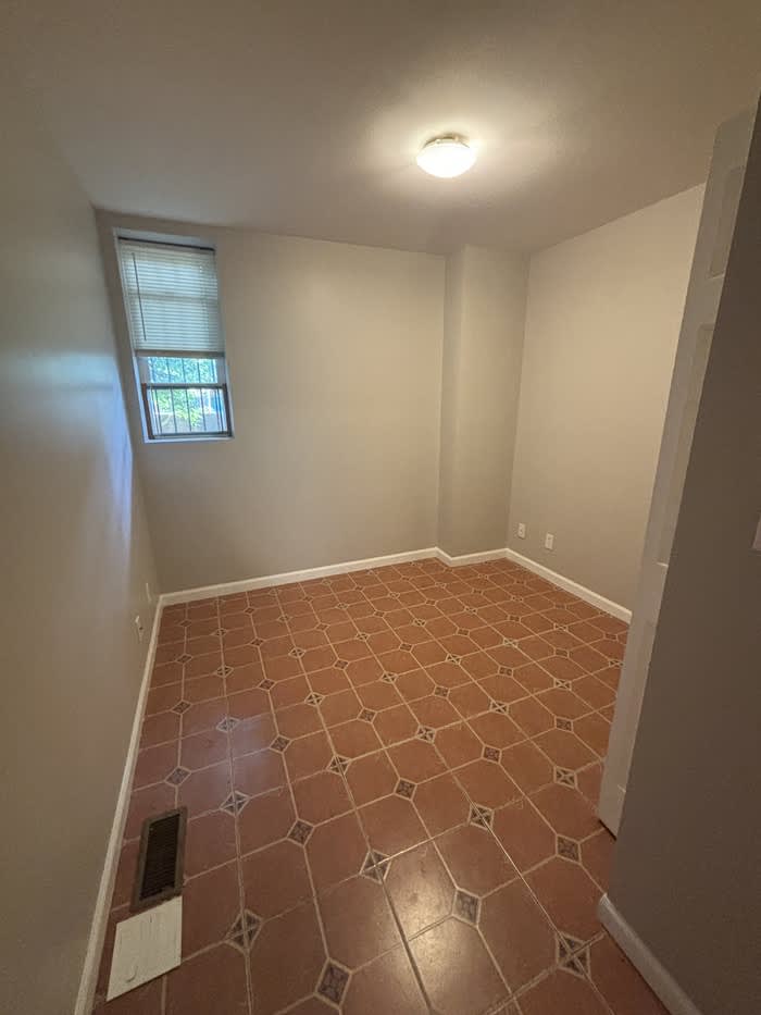 1099 Hollins Street – photo 3