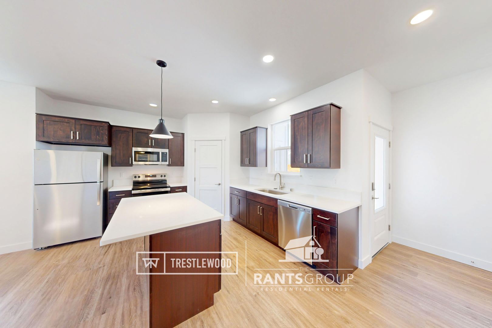 Modern New Home in Trestlewood – Where Comfort Meets Community! – photo 2