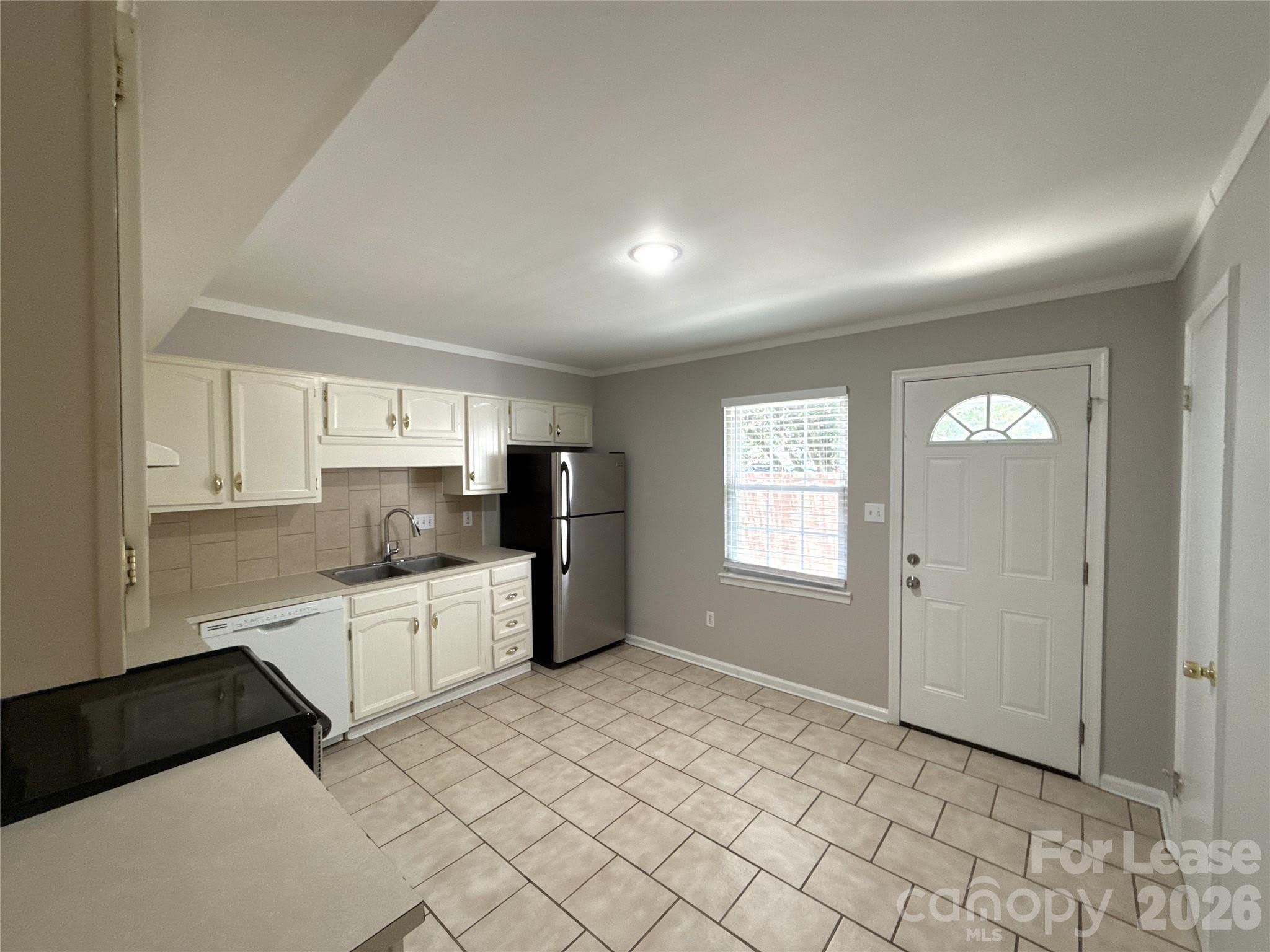 11016 Hunter Trail Lane – photo 5
