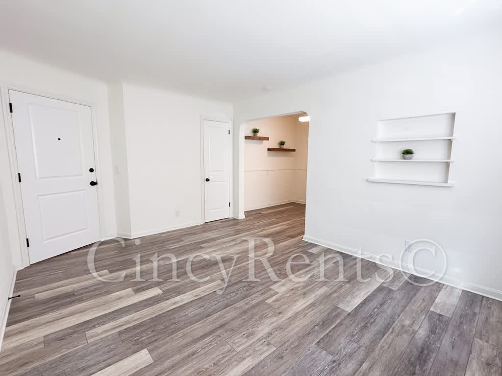 2782 Observatory Ave – photo 3