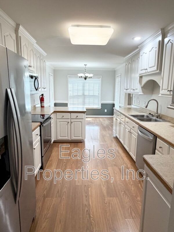 200 Myrna Drive – photo 5