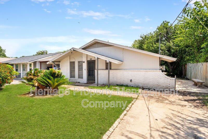 4942 Driskill Street – photo 2