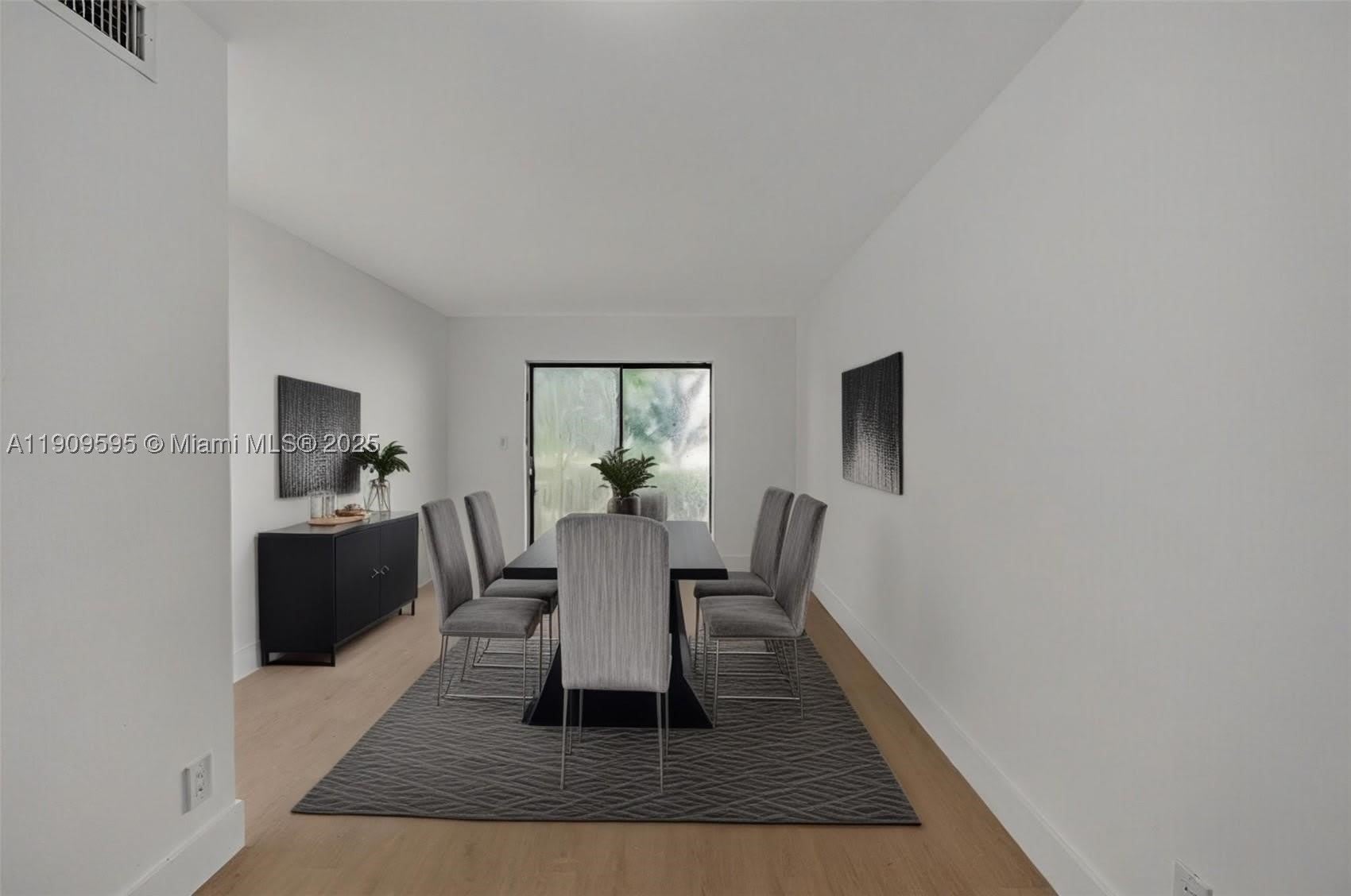 4198 Lakeside Dr – photo 2