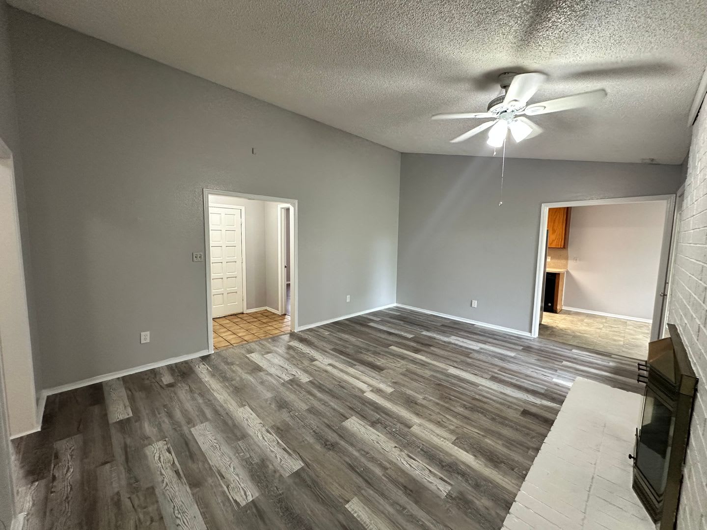 Adorable 1 Bedroom 1 Bathroom Duplex For Rent – photo 5