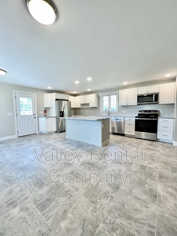 110 East Street – photo 3