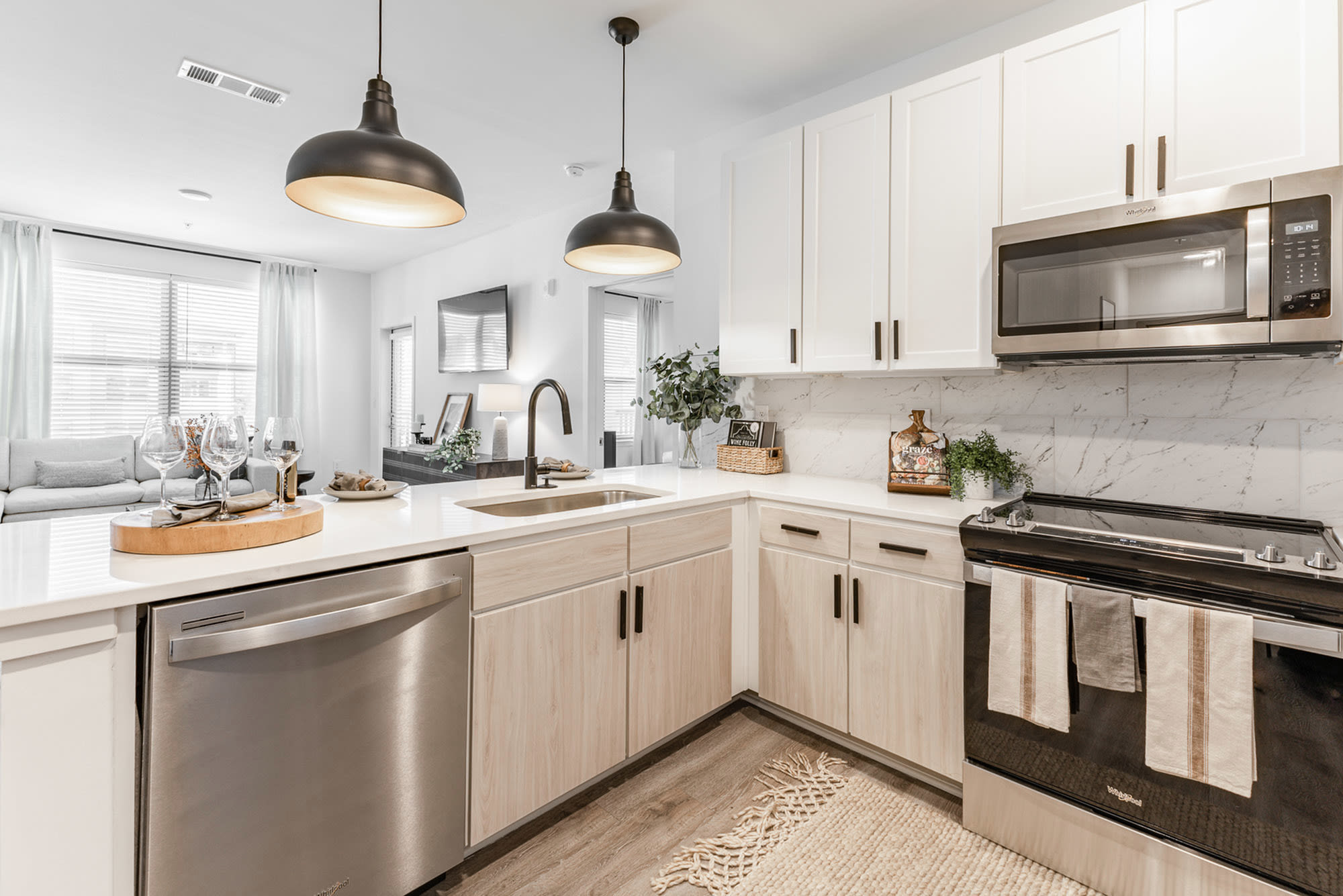 9718 Wallwood Drive – photo 3