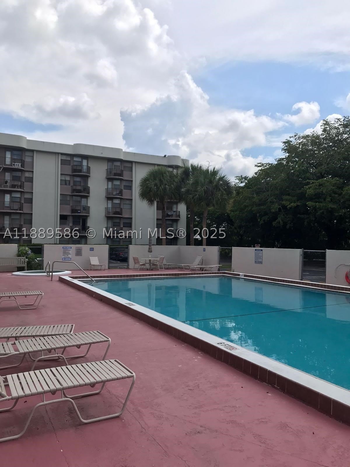 2701 Riverside Dr – photo 3