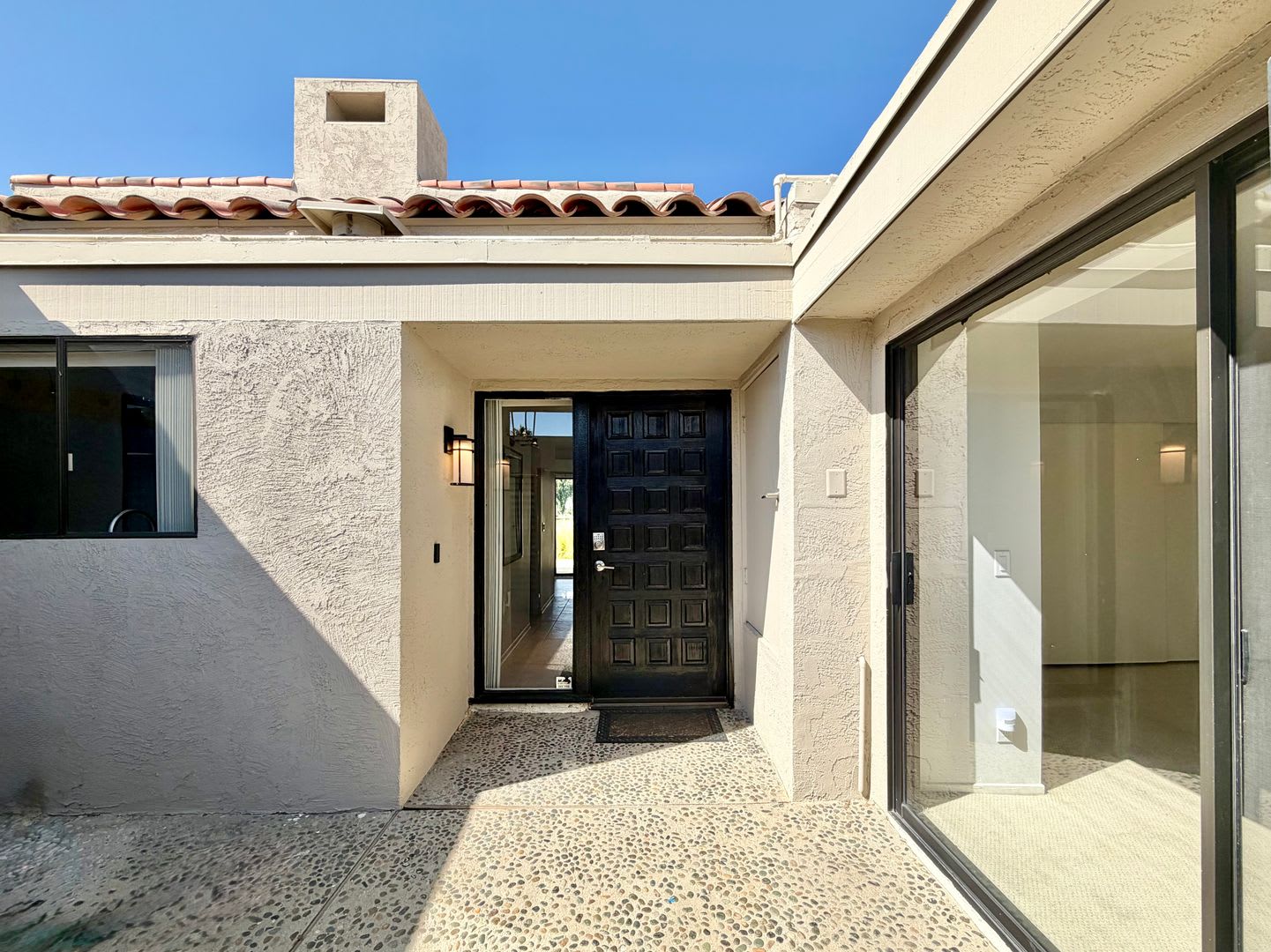 AVAILABLE NOW!!! BEAUTIFUL 2-Bedroom, 2-Bathroom Condo in Mission Hills! – photo 3