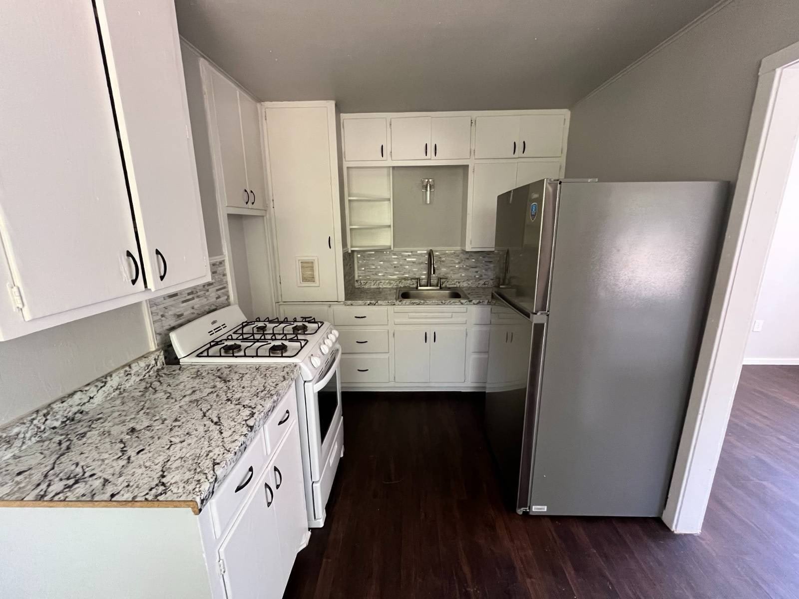 910 SW 7th Street – photo 4