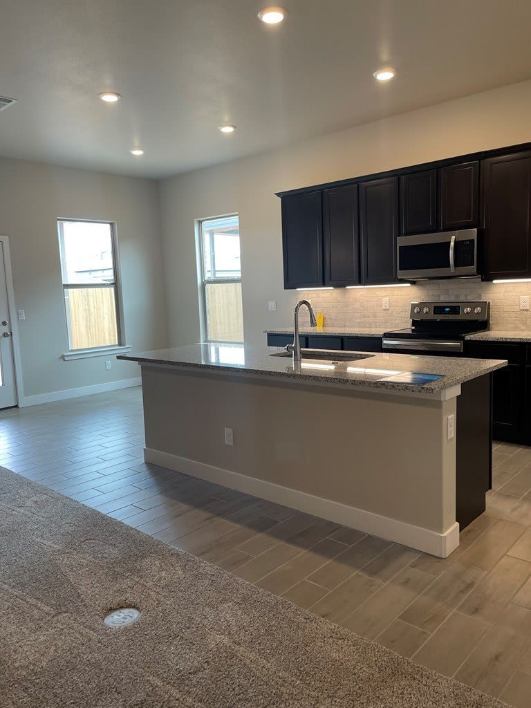 1121 Masquerade Blvd – photo 3