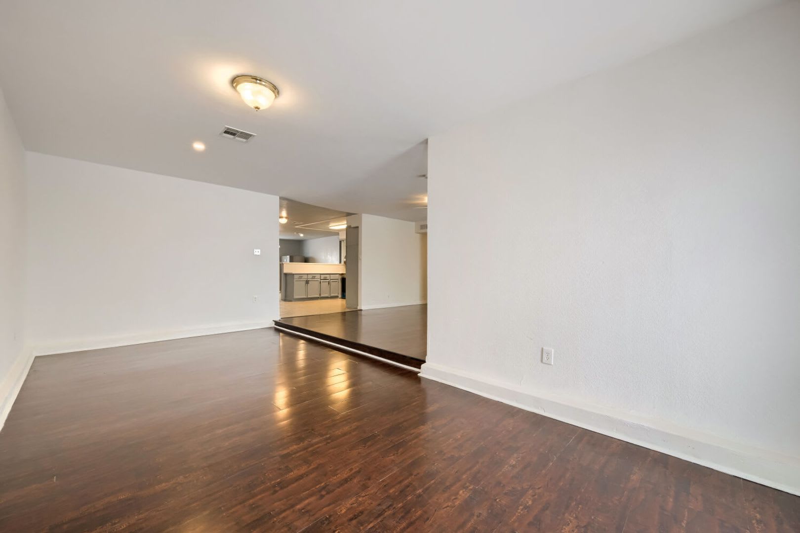 Charming 4-Bedroom Home in Central Las Vegas! – photo 3