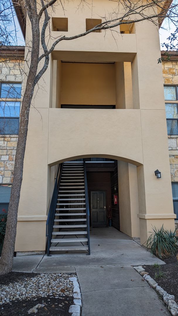 2 Bed 2 Bath Condo Near Blue Hole Park – photo 2