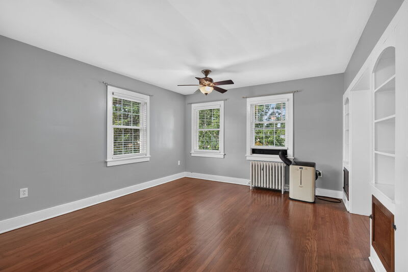 318 61st St – photo 4