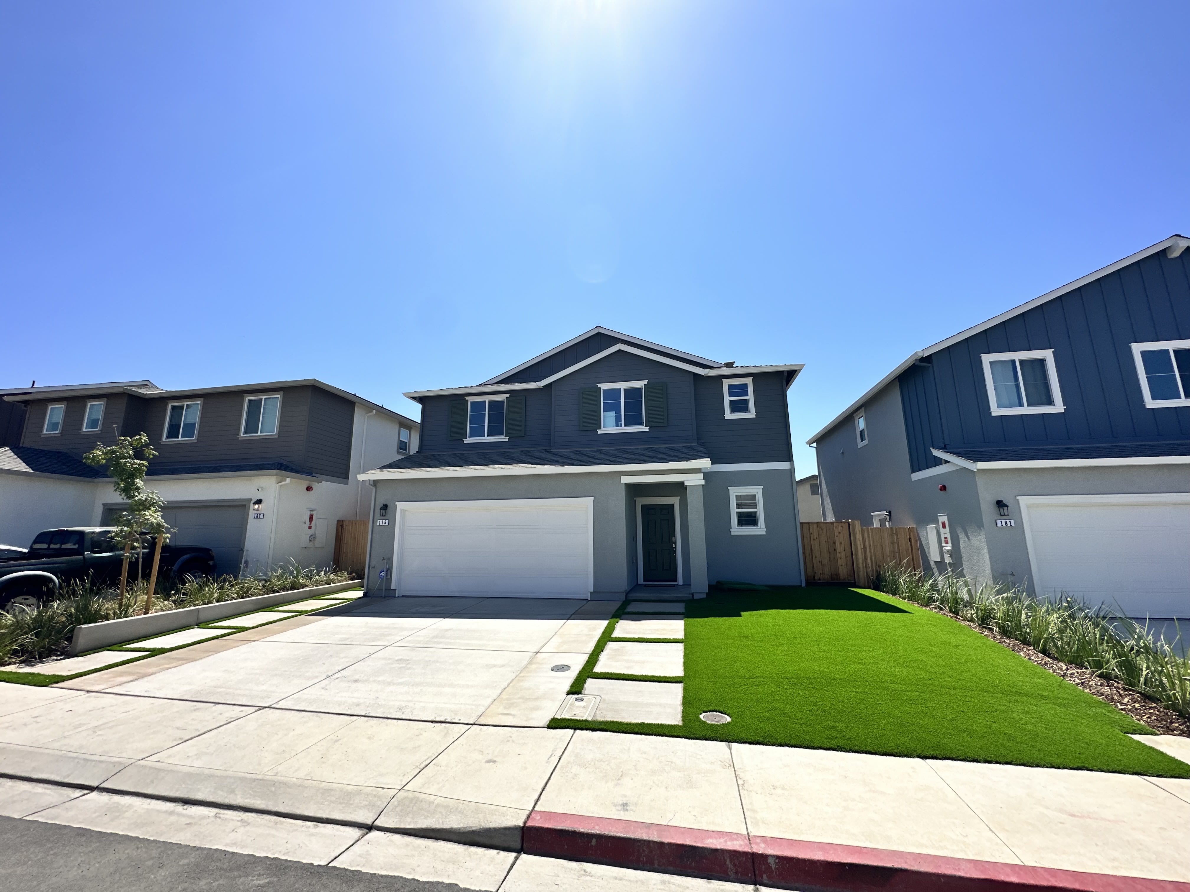 175 Frontier St – photo 1