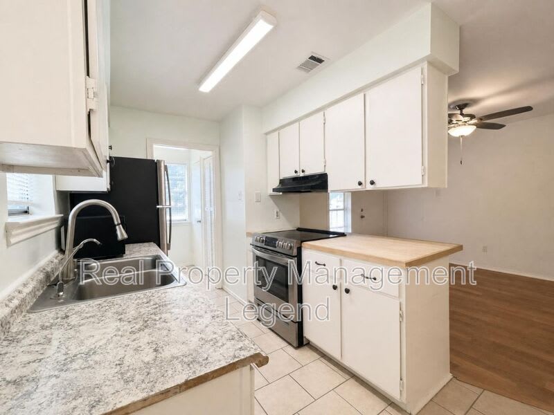 112 Oak Hill Dr. – photo 1