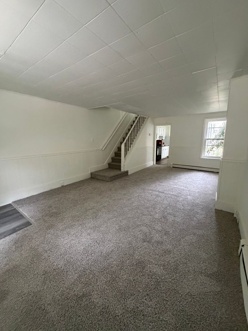 Renovated 4 Bedroom Home With Private Backyard Section 8 Applicants Accepted – photo 3