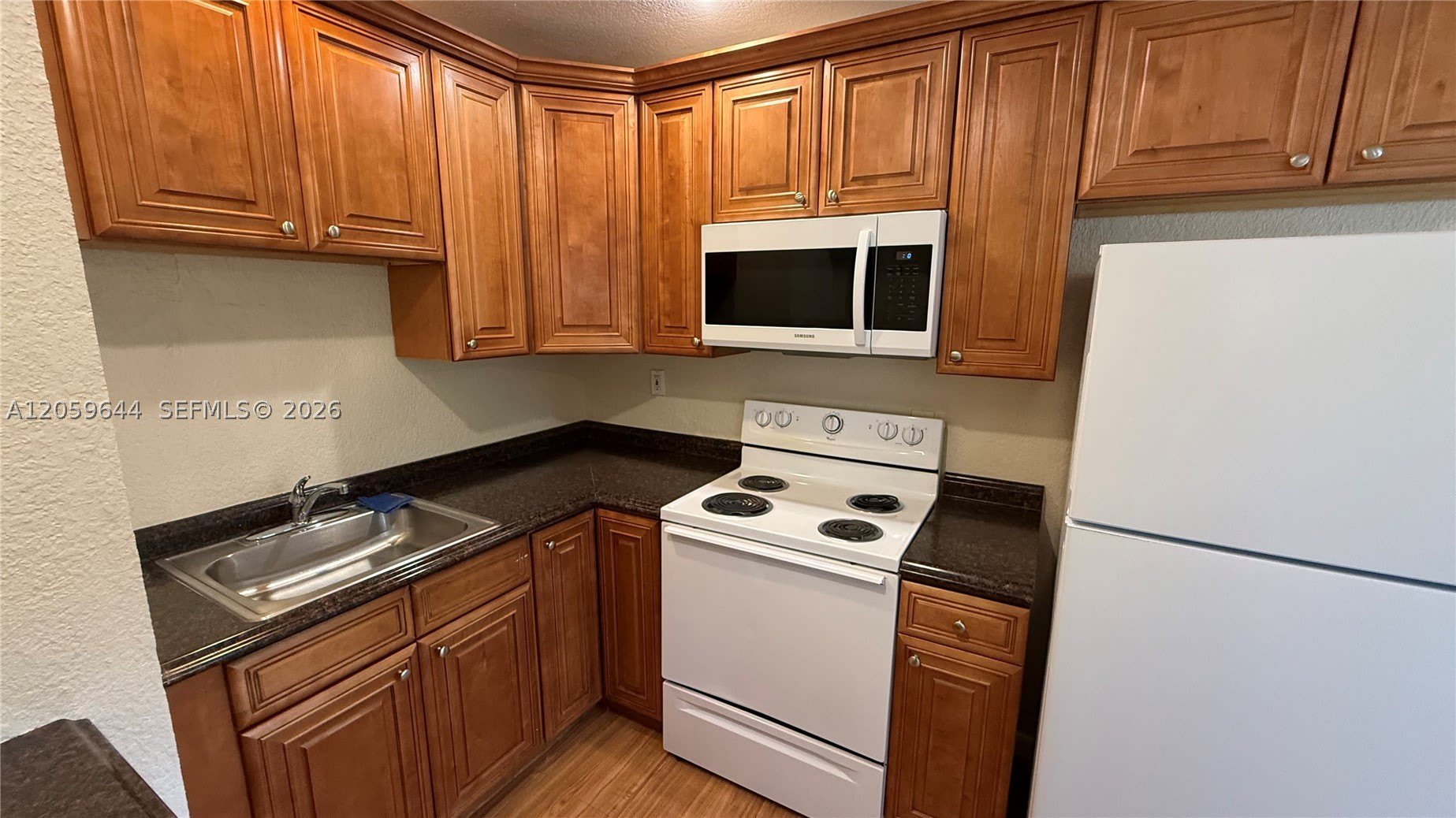 1310 NE 14th Ave – photo 1