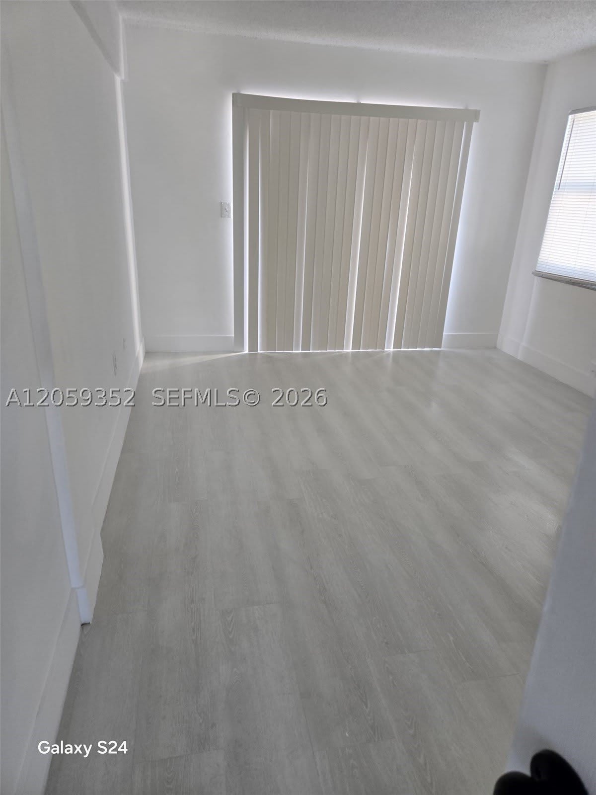 1000 W 28 St – photo 4