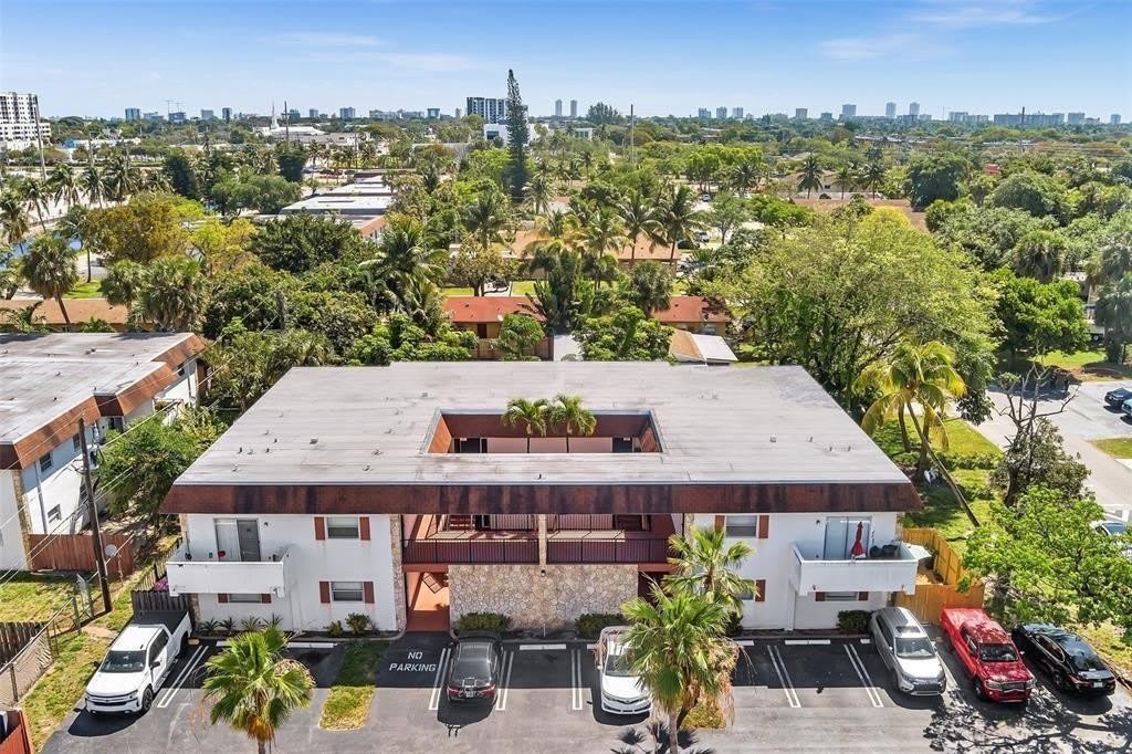 230 SW 1st Street – photo 3