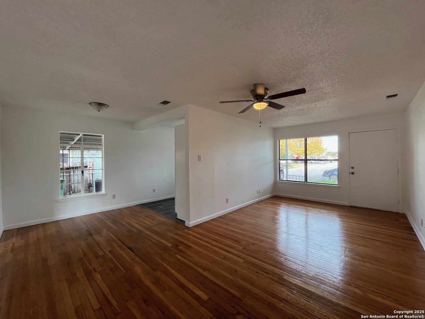 1134 W Thoraine – photo 3