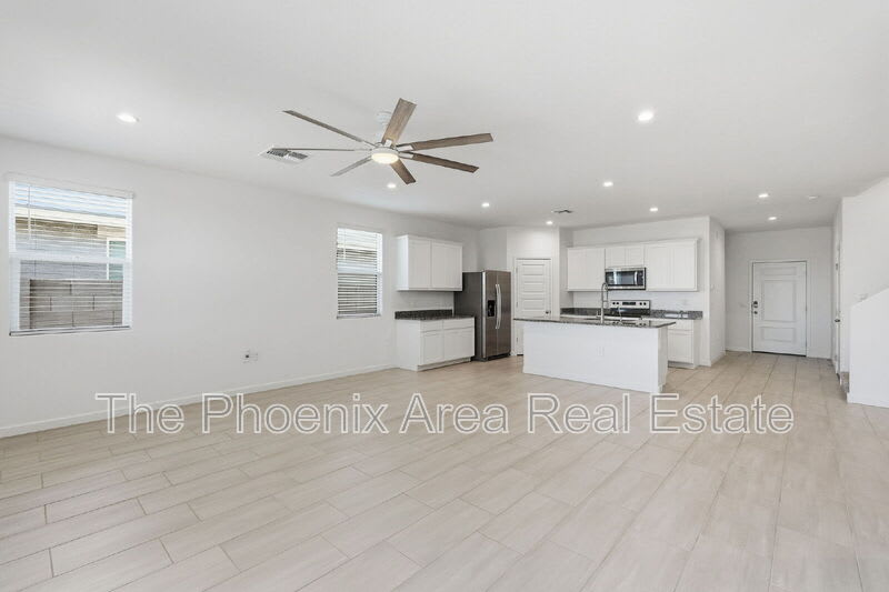 2761 W Seaver Ave – photo 3