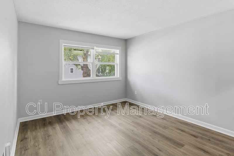 1605 N Willow Rd Apt 214 – photo 2