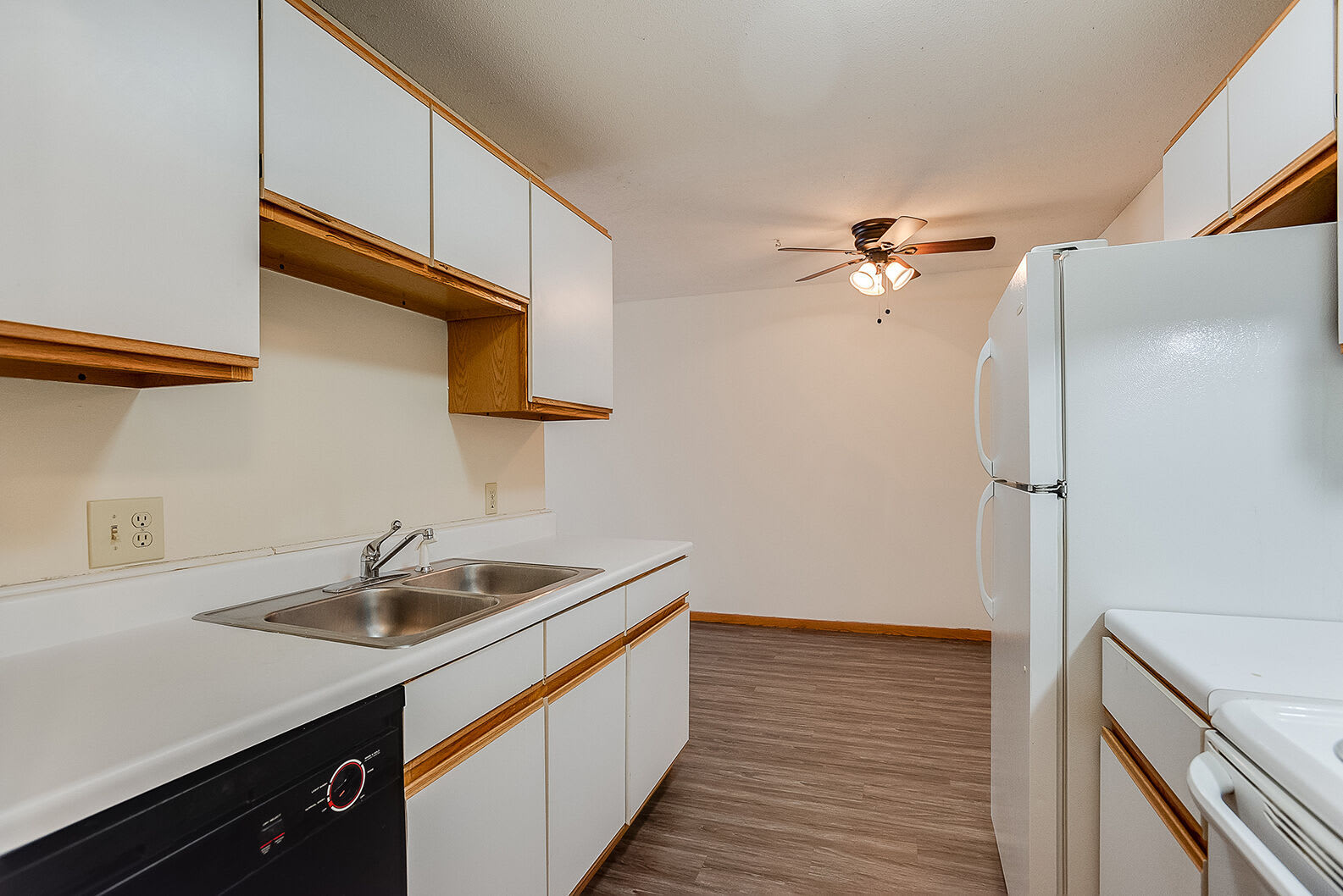 2435 Pillsbury Ave South – photo 1