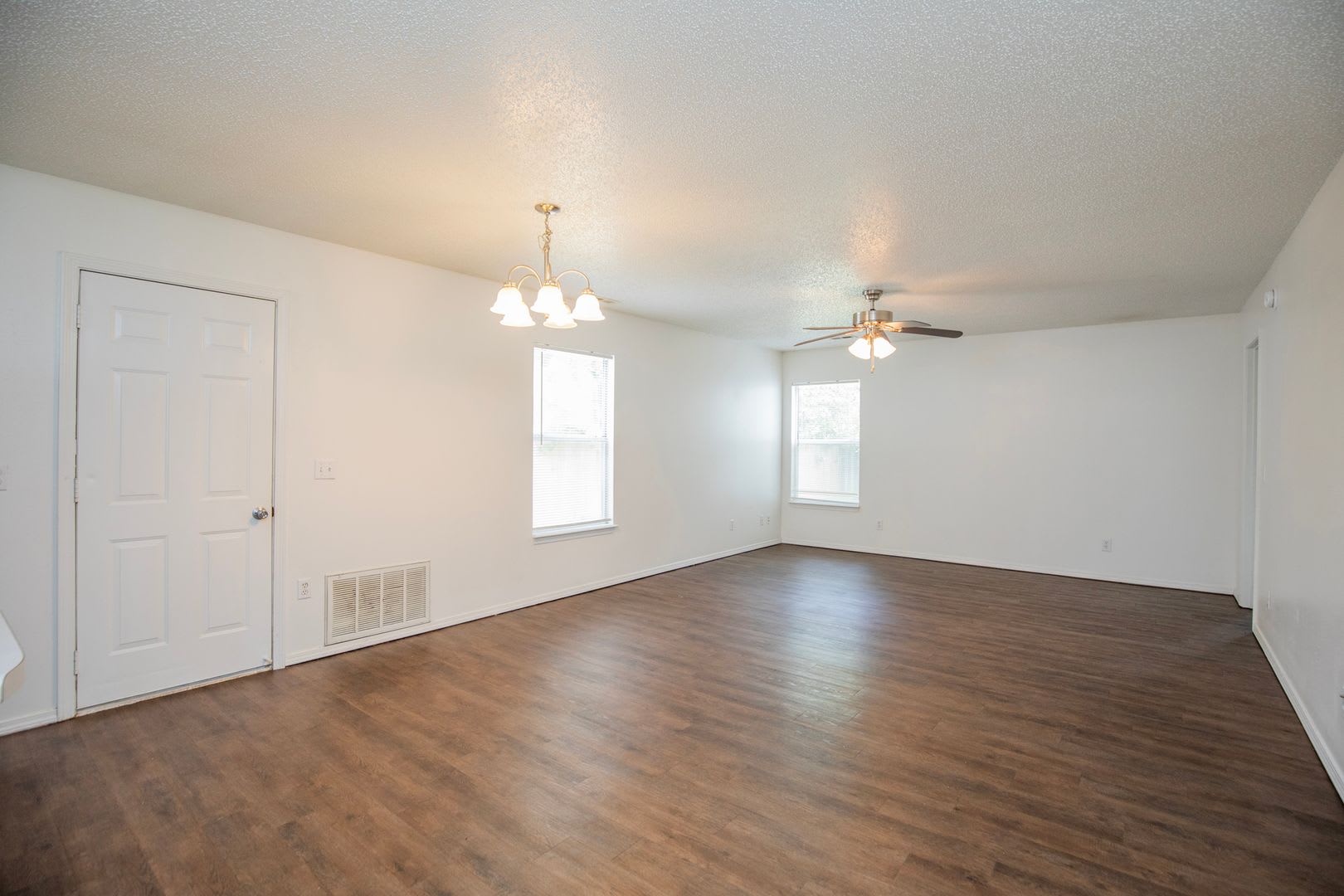 ***2509 Parkcrest*** – photo 3