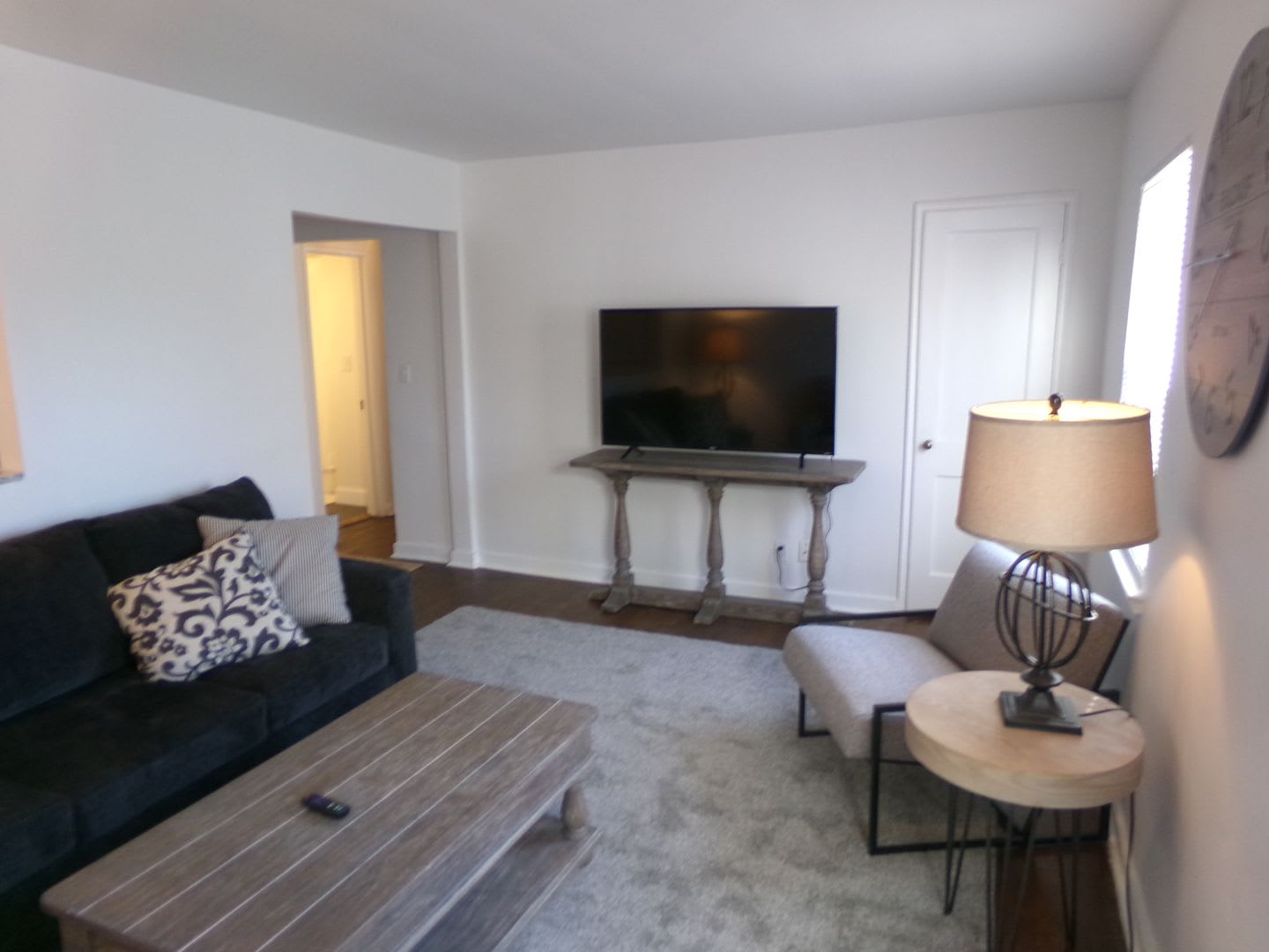 Furnished unit – photo 3