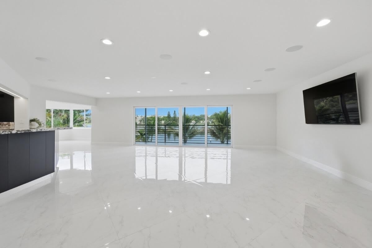 877 NE 195TH Street – photo 4