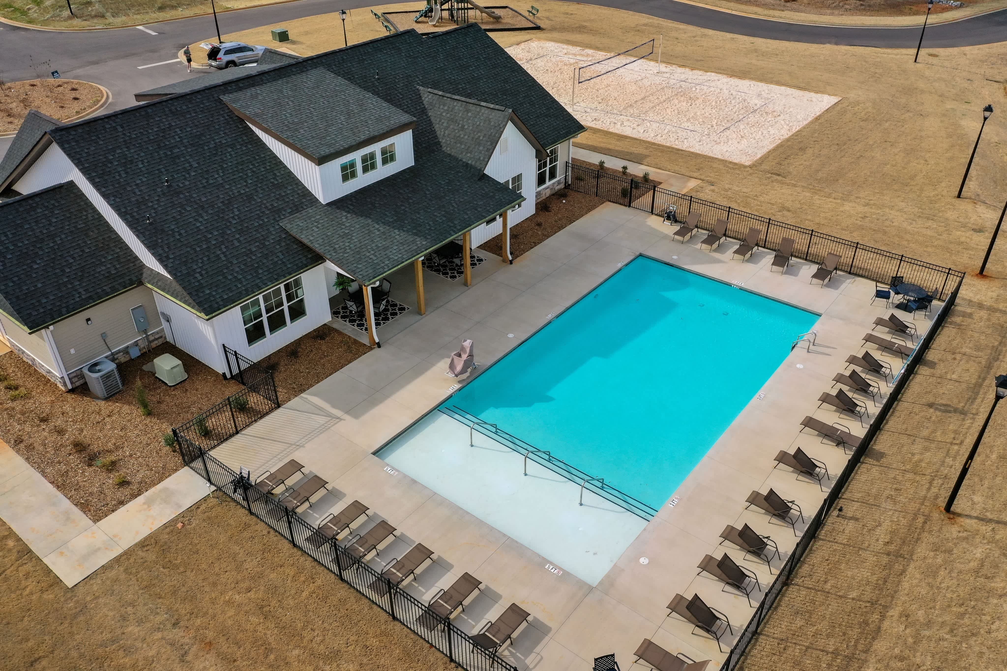 Water's Edge Apartments – photo 4