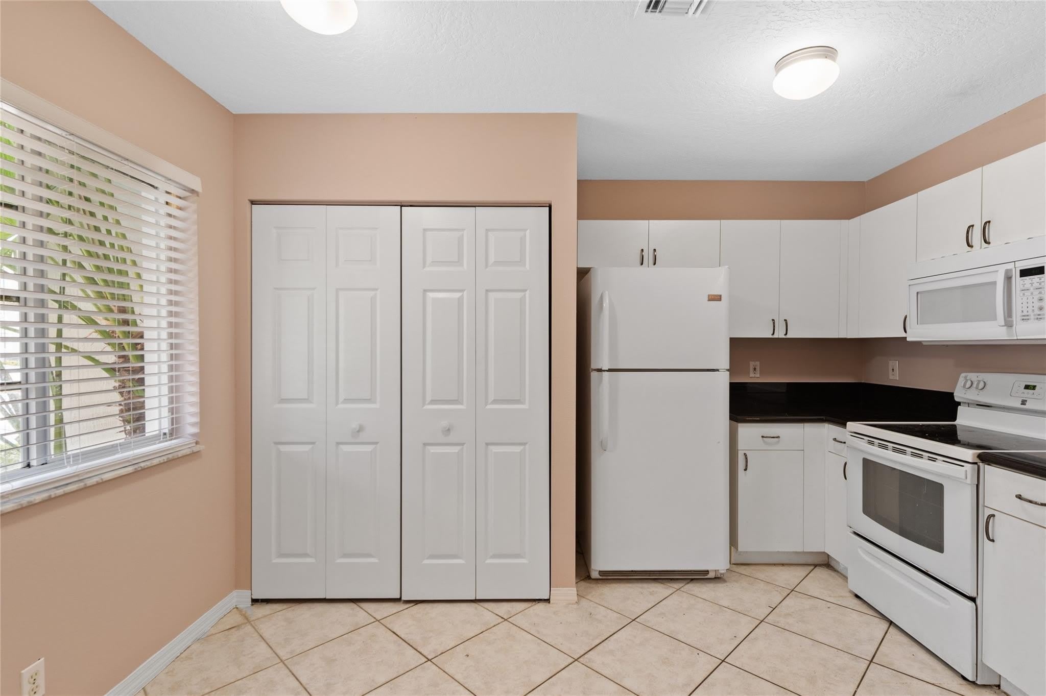 1186 SW 44th Avenue – photo 4