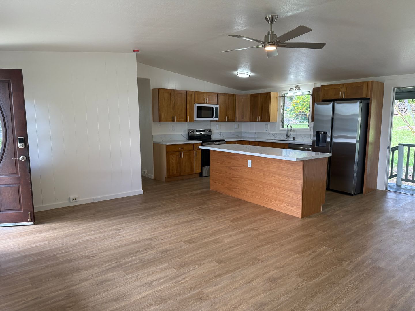 4BDRM/3BATH W/Ohana Unit – photo 3