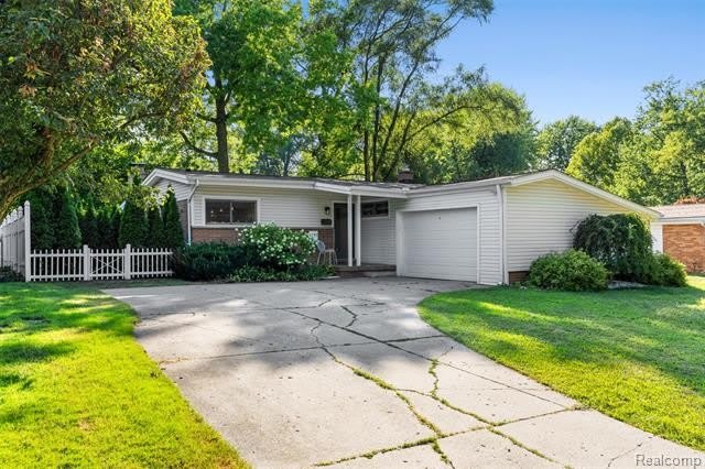 1085 Brooklawn Drive – photo 2