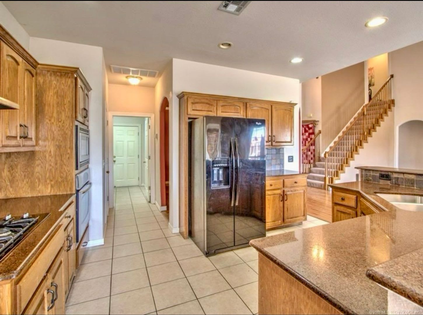 Stunning 3 bedroom, 3 bathroom Home in Desirable Jenks Neighborhood! – photo 4