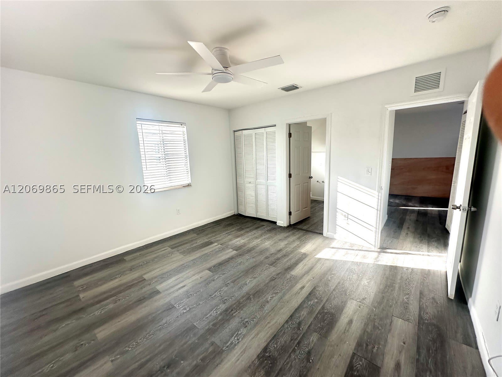 7130 Rue Versailles – photo 3