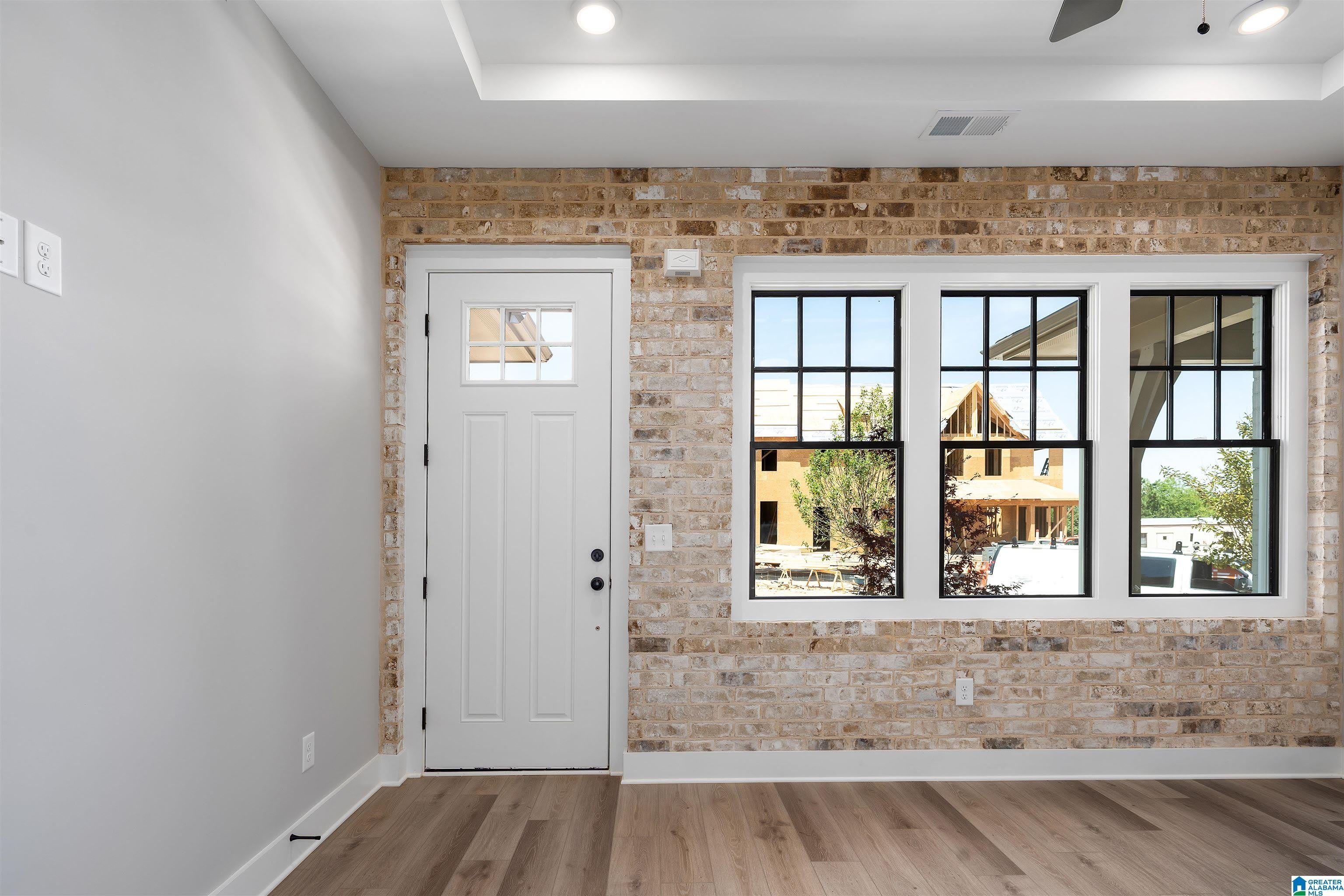 1109 WINDSOR SQUARE – photo 5