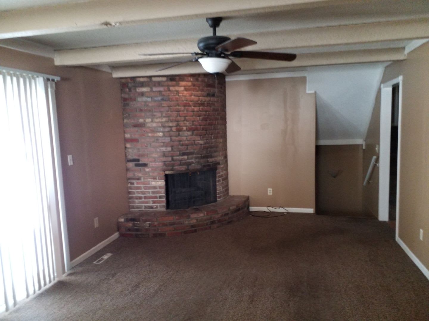 AVAILABLE! Large Family SF Newly Renovated in North KC – photo 1