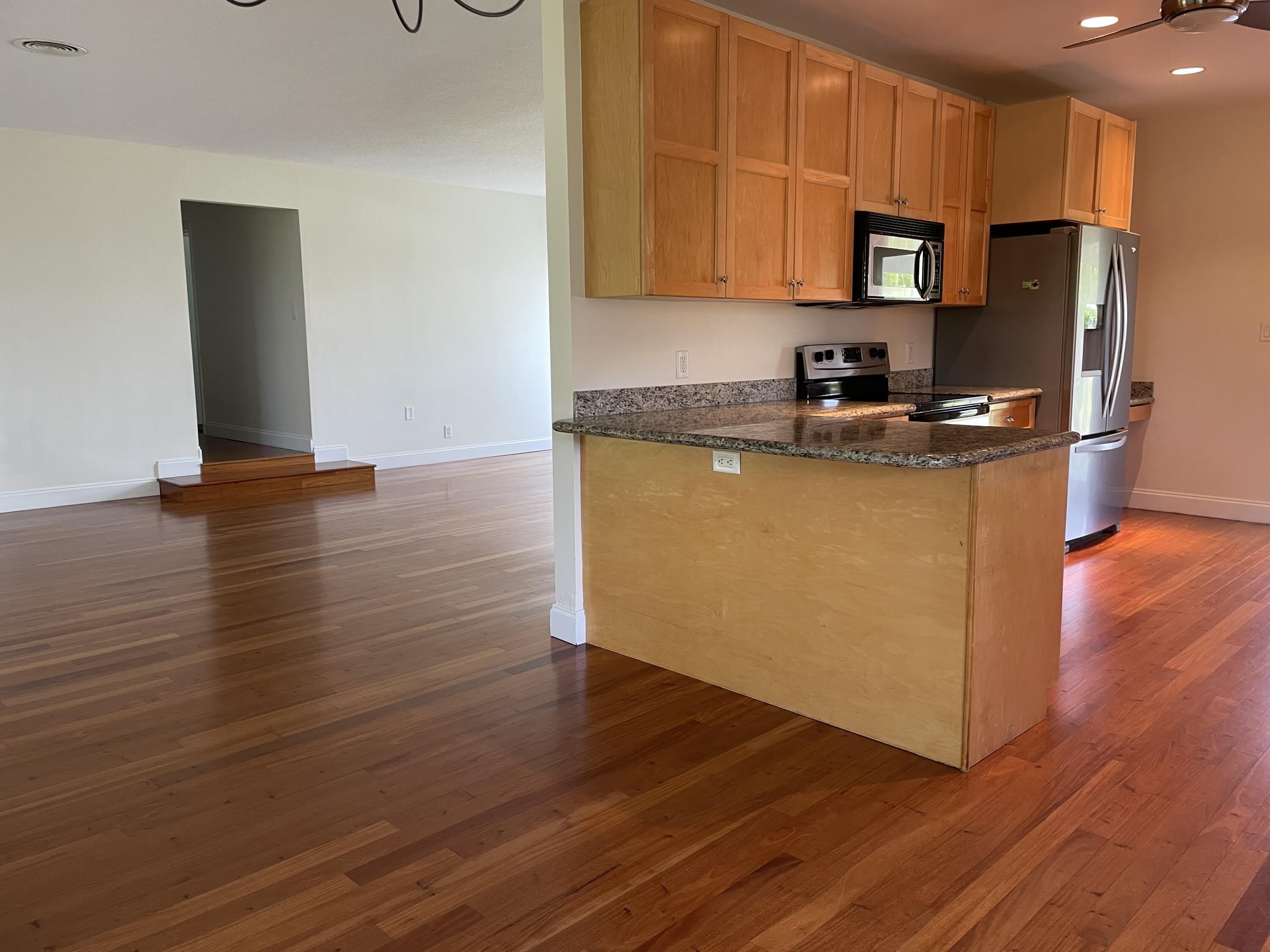 465 NE 34th Street – photo 4