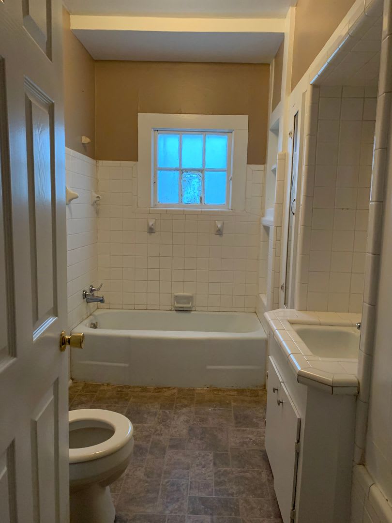 Cute 2BR/1BA Cottage With Lots of Extras! – photo 4